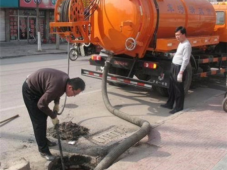 龙河镇清掏化粪池，健康生活从这里开始